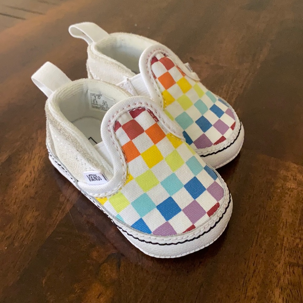 Checkered baby vans!
